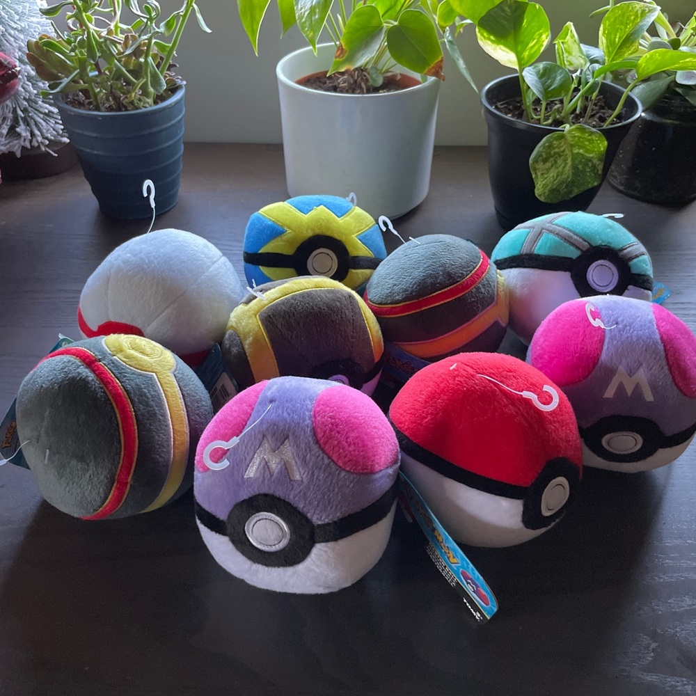Bundle of Pokémon Poke, Quick, 2 Master, Net, 2 Luxury, Ultra & Premier Balls.